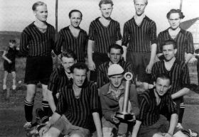 SGU Pfingsten 1954 in Ulfa Wanderpokal der Gemeinde.JPG